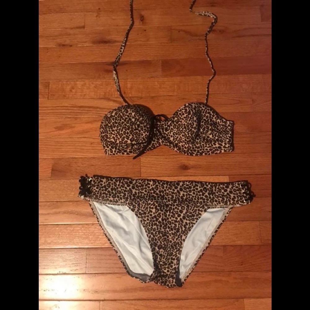 Victoria Secrets leopard print bikini